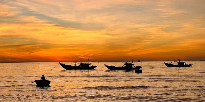 Giải Mã Ý Nghĩa Nằm Mơ Thấy Ngoài Biển & Gợi Ý Số Đẹp